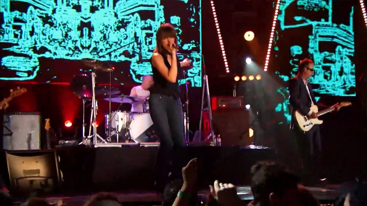 Brass In Pocket - The Pretenders (live)
