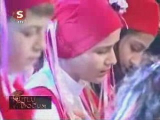 Kimsesizim kimsem ol Ya Rasulallah yetimkız