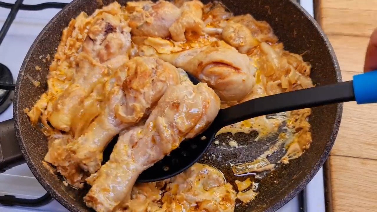 Sehr leckeres Rezept für Hähnchenschenkel, dieses Rezept ist sehr einfach lecker