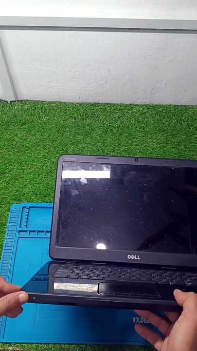 dell Inspiron n5050 power on but no display #is...