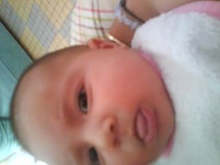 Léa en pleine conversation