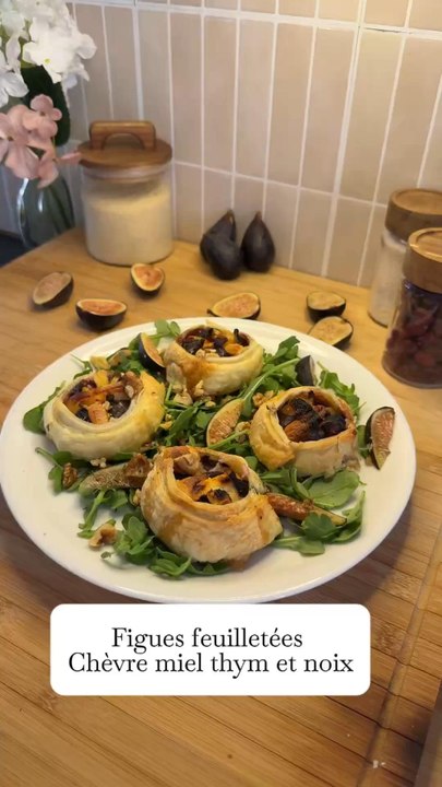 Figues rôties en feuilleté chevre, tym et miel