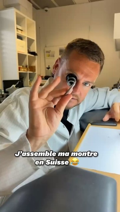 J’ASSEMBLE MA MONTRE EN SUISSE 😂