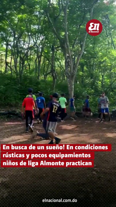 En condiciones rusticas y con pocos equipamientos decenas de niños de la liga Almonte practican béisbol