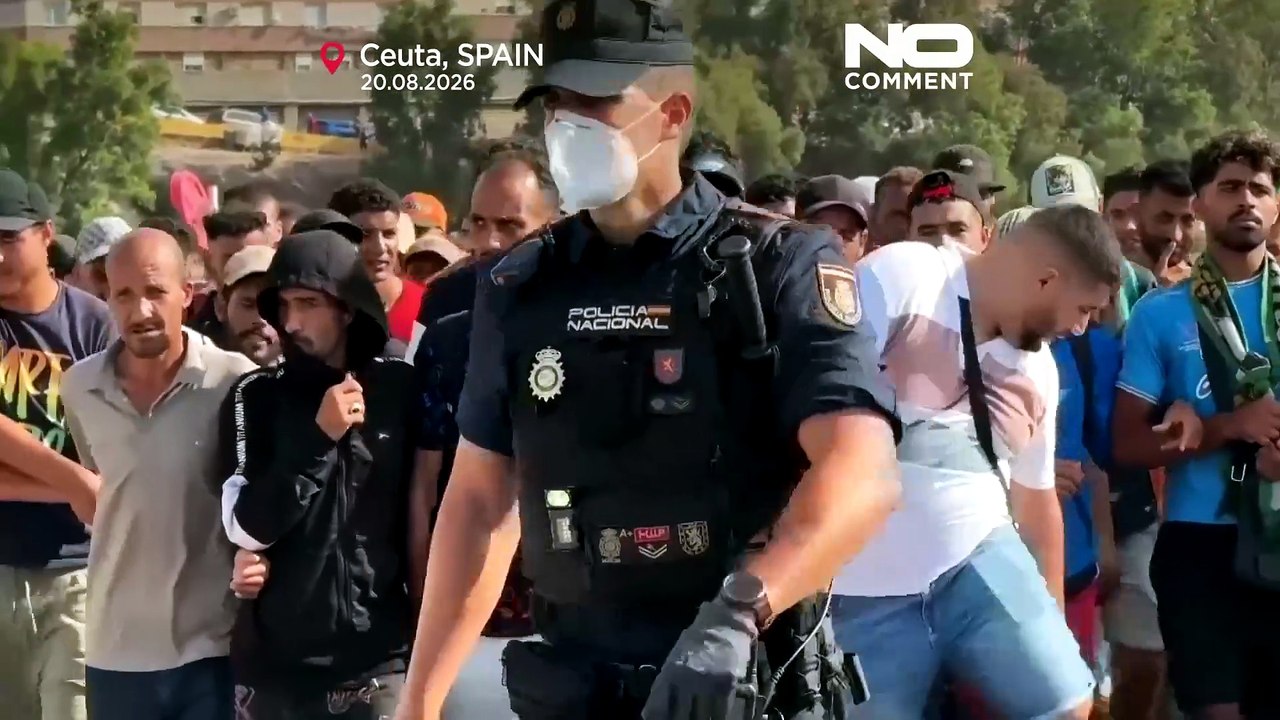 İspanya, yüzlerce göçmeni Ceuta sahilinden geçi...