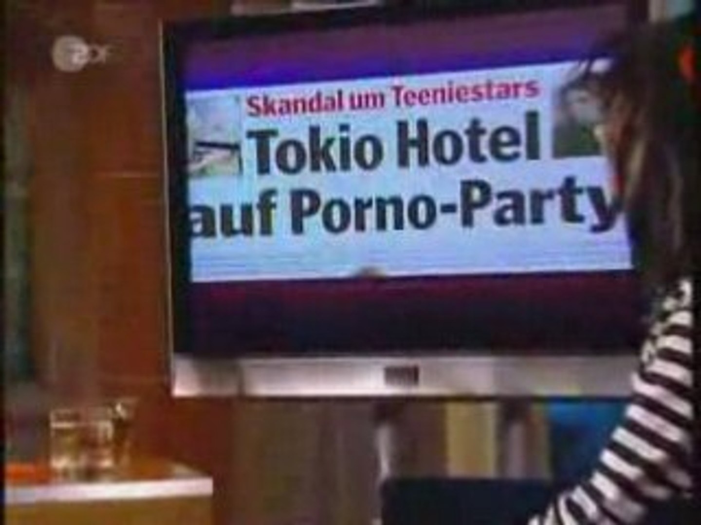 Tokio Hotel auf Porno Party - video Dailymotion