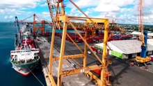 What are the benefits of free trade for consumers ?