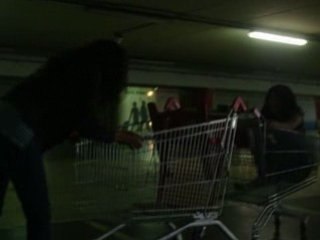 Camille & Olfa - Parking Paris