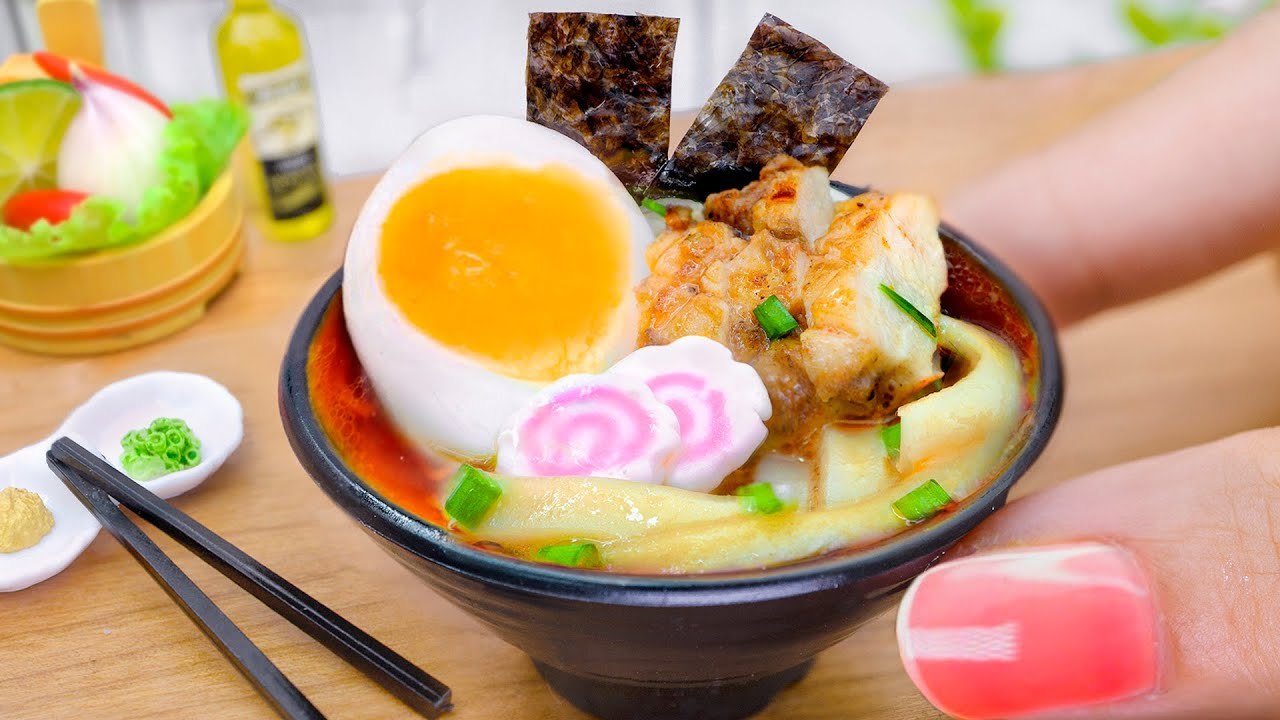 🍜 Cooking Tiny Shoyu Ramen in Miniature Kitchen - Try to Cook Japanese Noodle Recipe with Mini Yummy