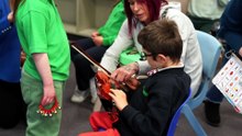 Former NRL star at the heart of program helping neurodivergent students express themselves