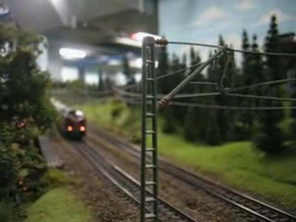 Zug kommt Miniaturwelt