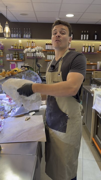 🔵🧀 Aujourd’hui, on coupe le Bleu du Veymont !