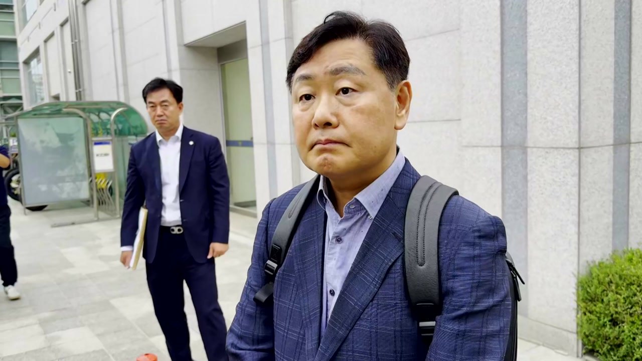 '무소속 출마 대통령 교감설' 김관영 전 전북지사 경찰 출석 / YTN