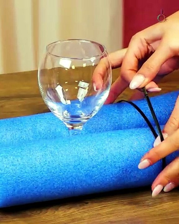 DIY greenery centerpiece for an elegant table s...
