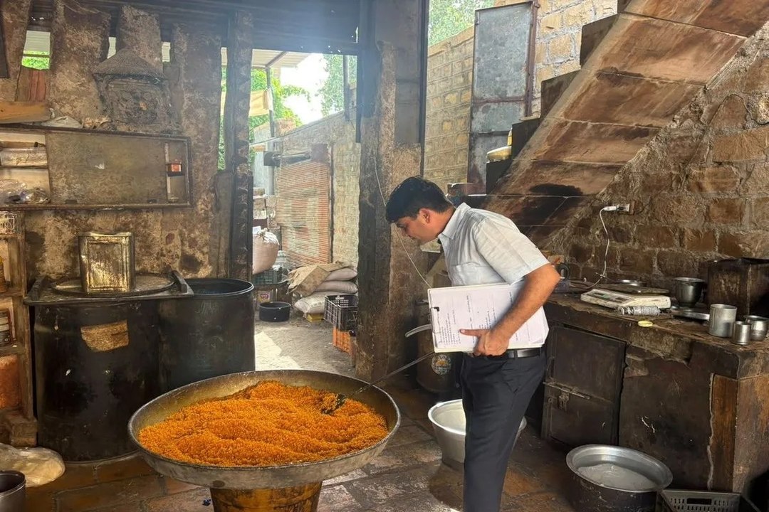 त्योहारी सीजन में खाद्य विभाग की सख्ती, खाद्य प...