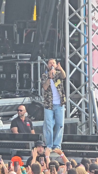 M Pokora au V and B Fest'