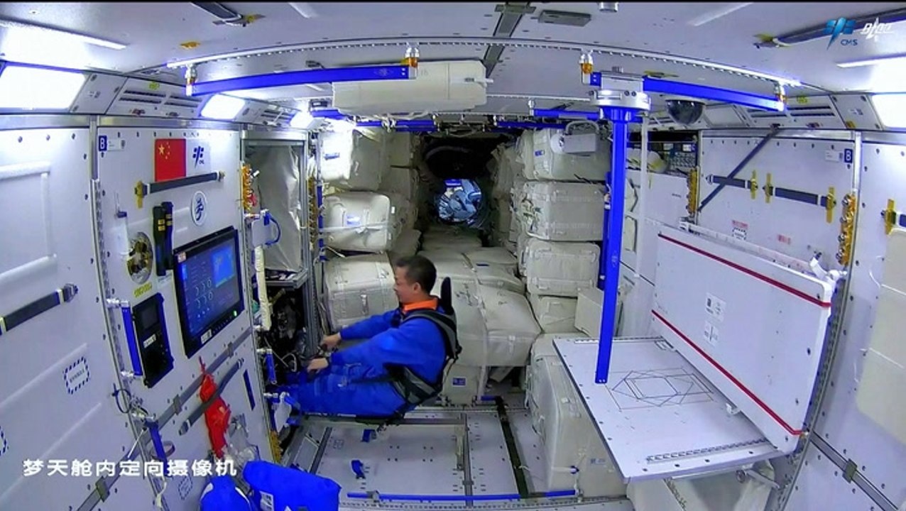 Chinese Astronauts Working Out On Tiangong Spac...