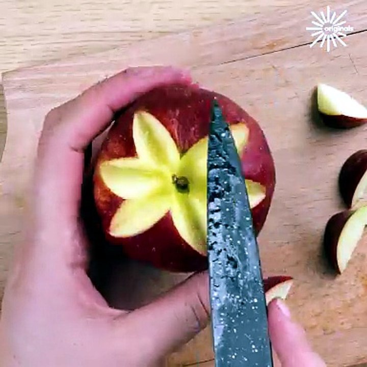 Creative carving on an apple! 😍