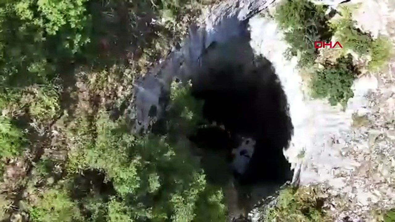 Doğanın kalbinde gizemli bir cennet: Derinliği tam 147 metre!