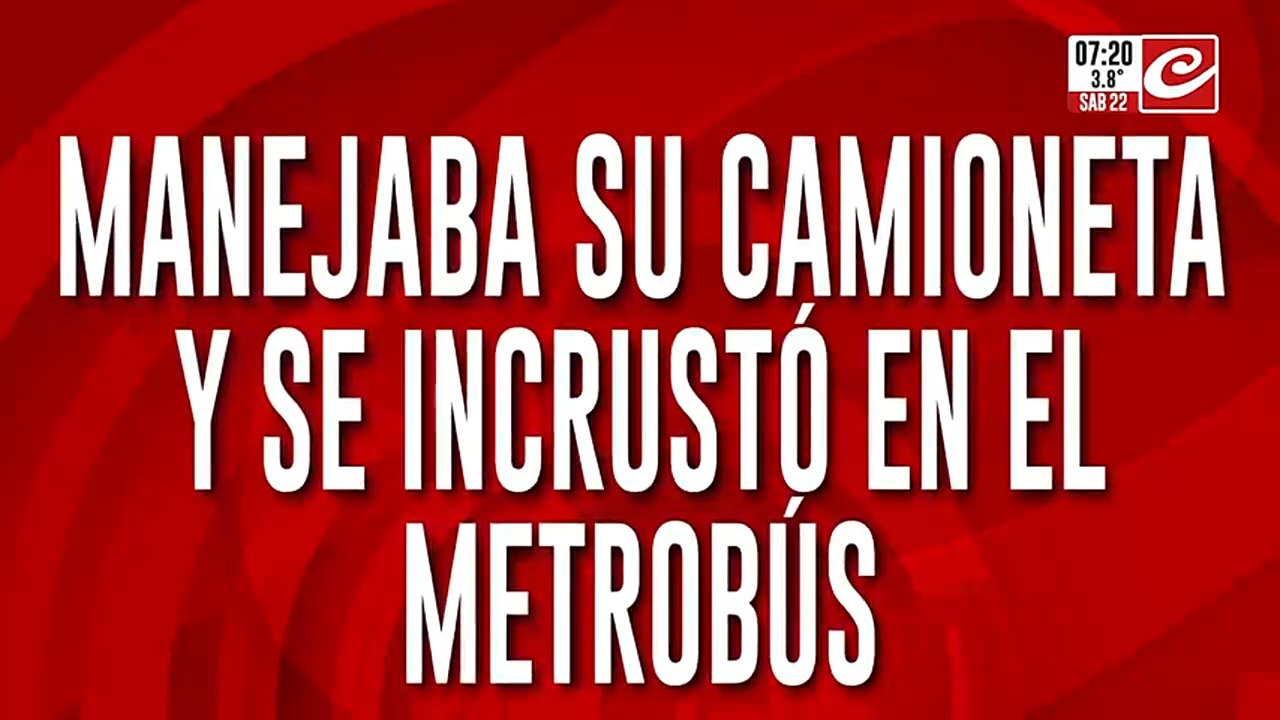 Manejaba su camioneta 4x4 y terminó incrustada...