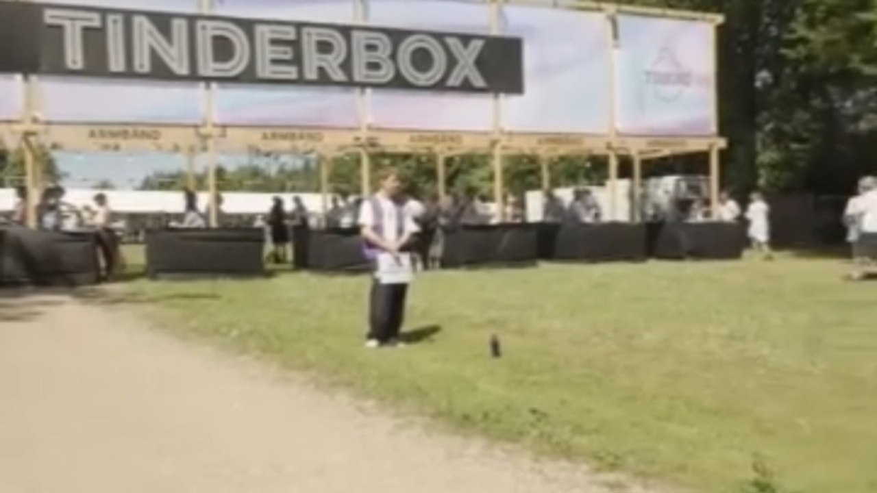 Kom med til Tinderbox - Tinderbox åbner | Program 1 - 3 Programmer i alt ~ 2026 | TV2 FYN