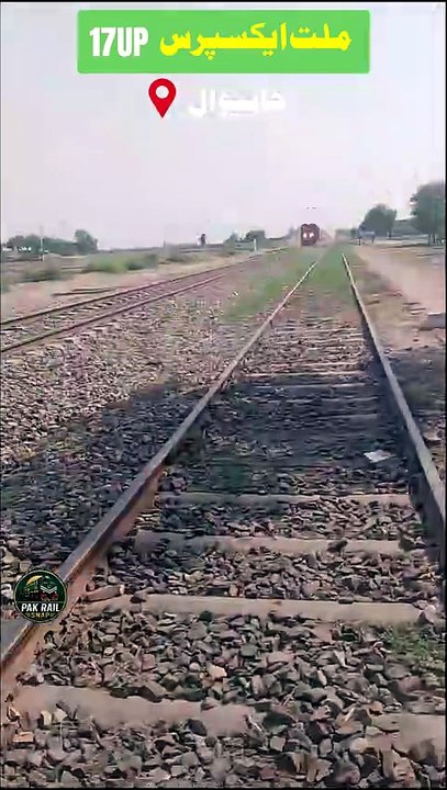 Millat Express 17UP Passing Khanewal Junction 6 Hours Late | Pakistan Railways | Pak Rail Snap