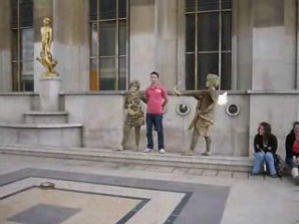 V54- Les statues