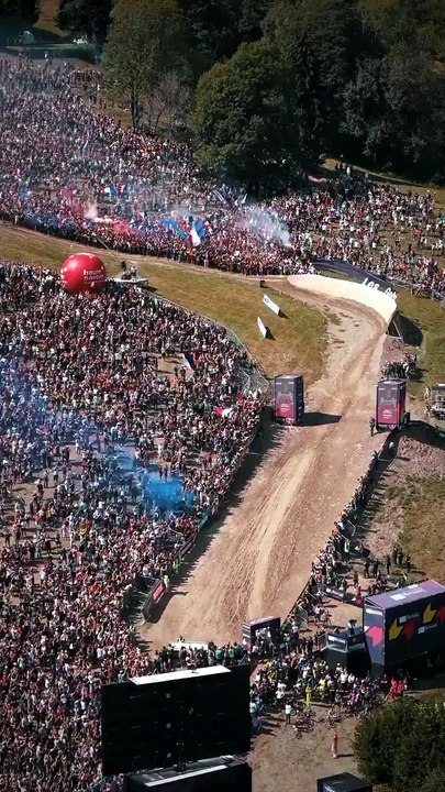Max Alran fait vibrer la montagne et déchaîne les foules aux Gets