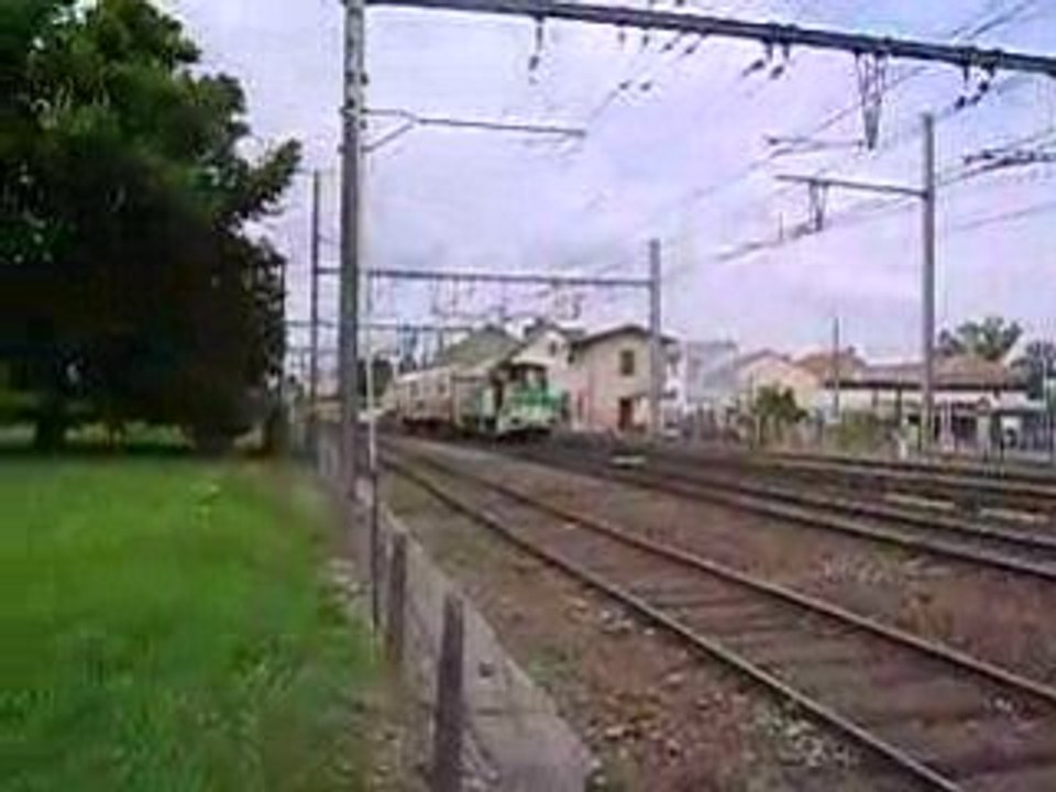 y8100