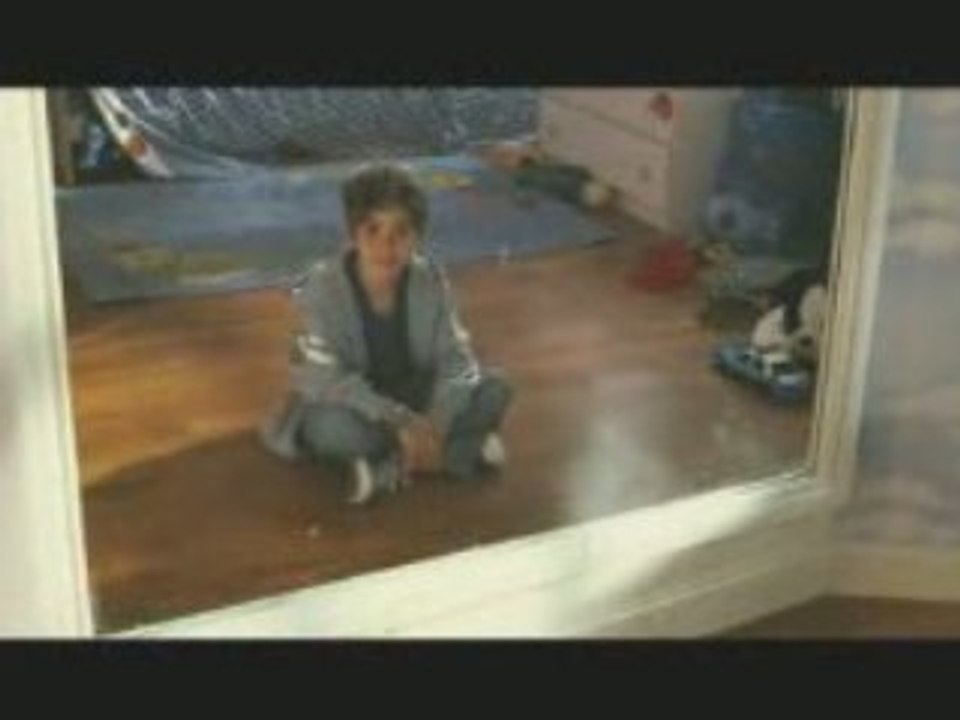 Mirrors New trailer http://teaser-trailer.com