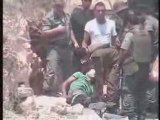 Soldato israeliano colpisce detenuto palestinese