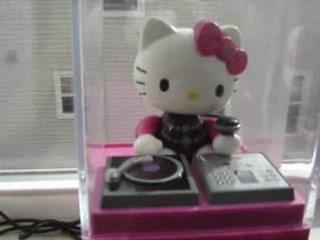 Hello Kitty est DJ !