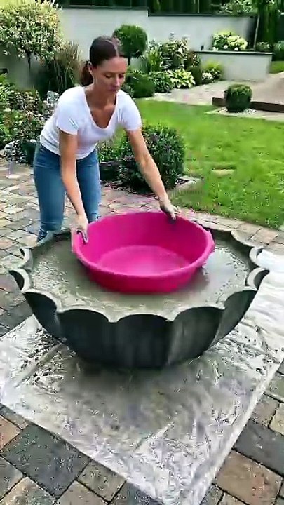 I Turned an Old Umbrella Into a Stunning DIY Ga...