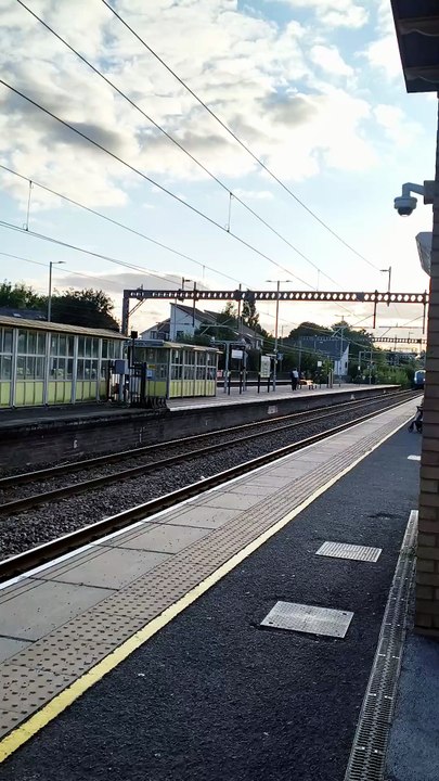 Huyton [Platform 3 Bypass]