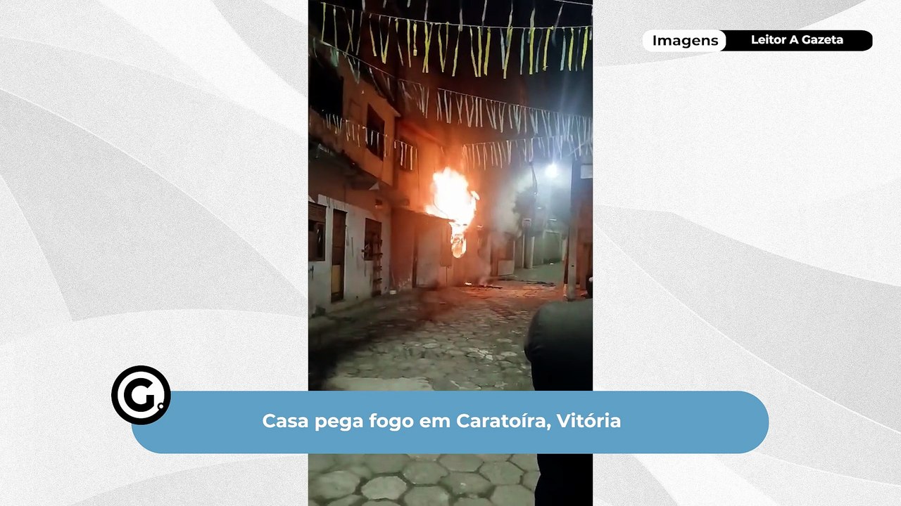 Casa pega fogo em Caratoíra, Vitória