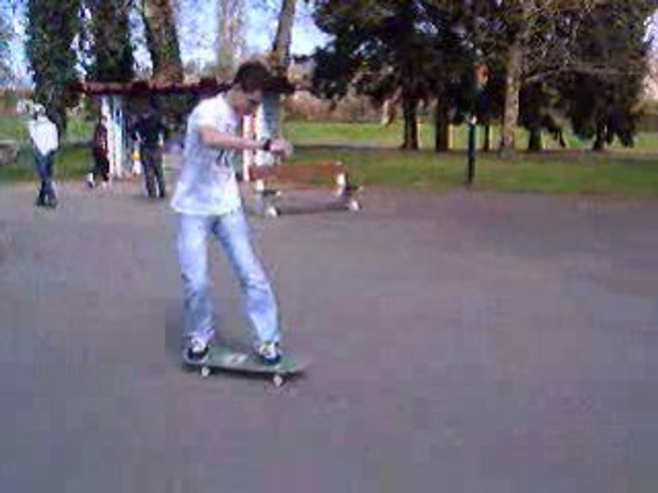 Auré' fakie revert to bigspin