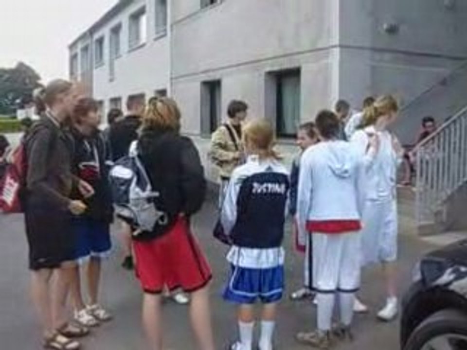 DEPART POUR L'ENTRAINEMENT BASKETARTOIS