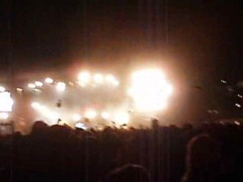 The Hives - Tick Tick Boom (Live Vieilles Charrues 2008)