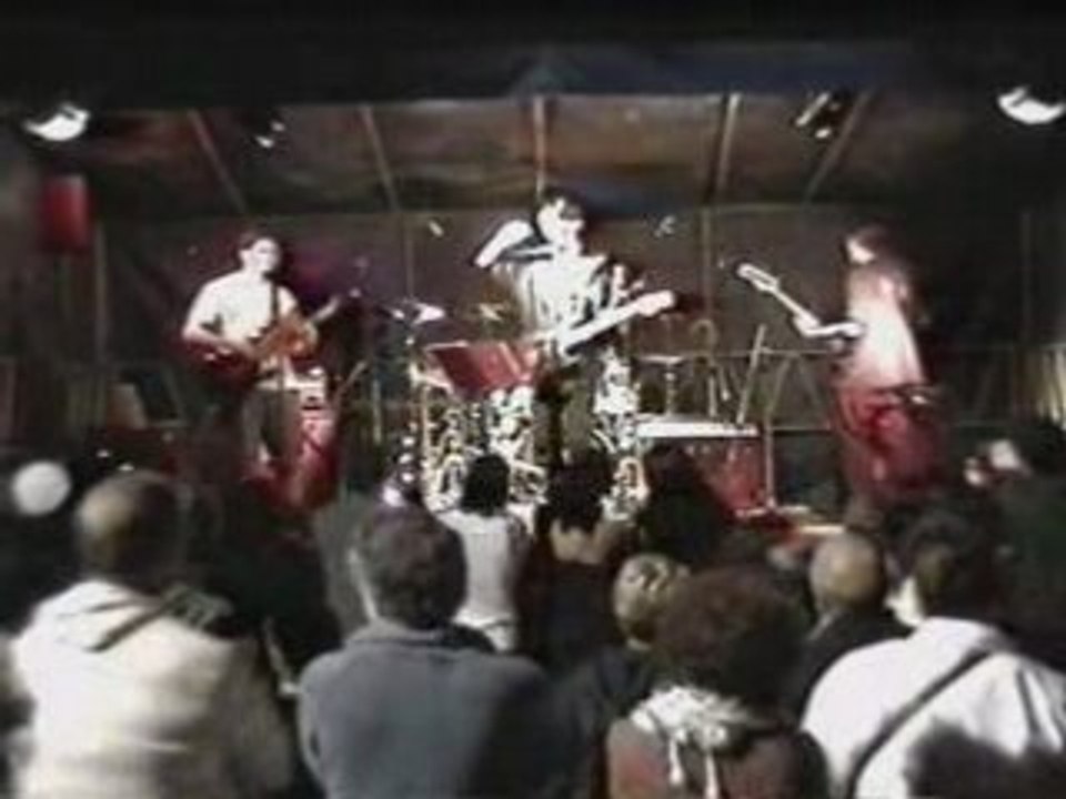 Deadfly - papillon de lumiere (concert au lac de léon)