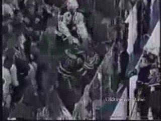 Baston dans le box violent !!