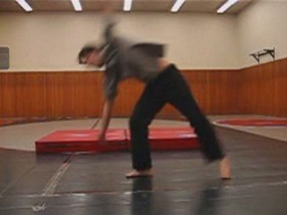 un gars qu'a pas mal aux doigts de pieds