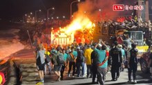 雞籠中元祭放水燈！26日風浪大漂流木多 改岸邊點燃祈福