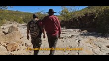 Tras las huellas de un dinosaurio - Tráiler oficial