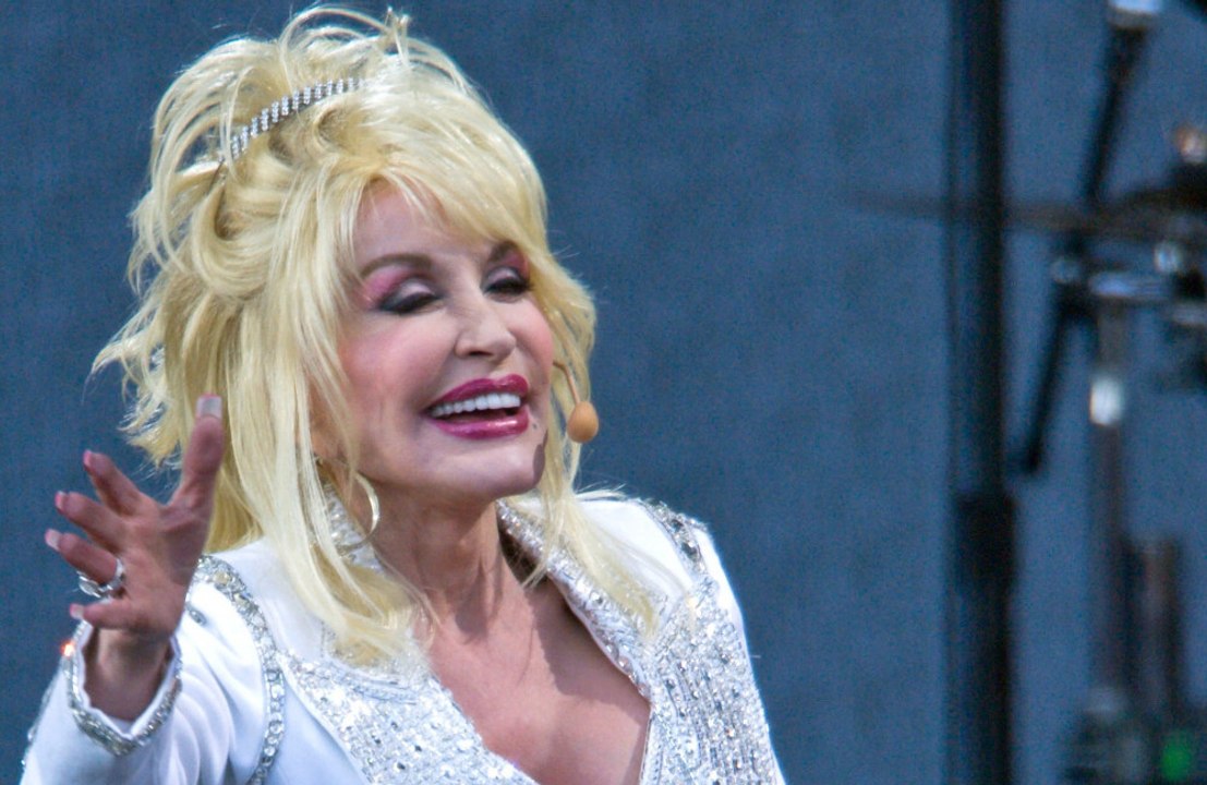 Dolly Parton: Klassiker 'Jolene' stürmt nach ihrem Tod auf Platz eins