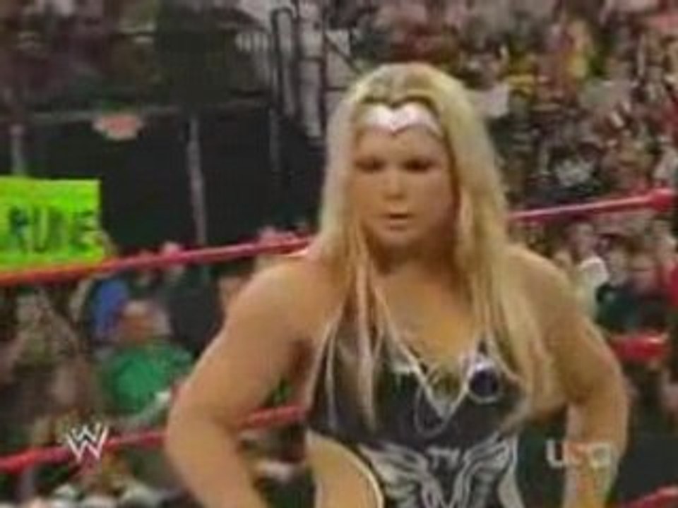 Wwe raw 7/21/08 beth & santino kiss!!!