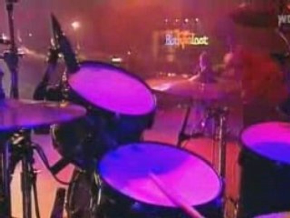 3 doors down-landing in london live