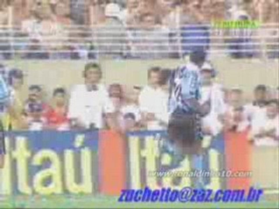 Montage_ronaldinho10.com