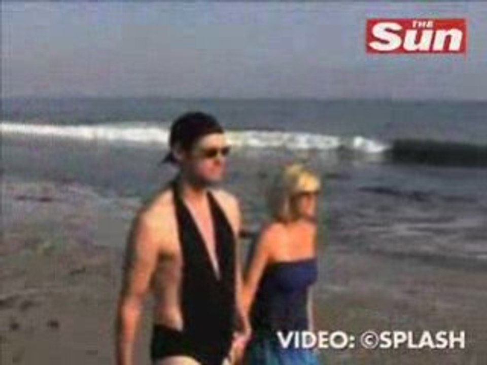 Jim carrey en bikini a la plage