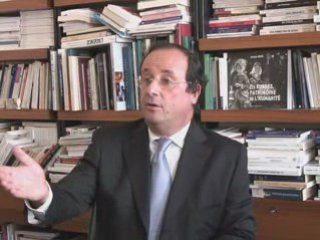 Constitution: Hollande répond aux critiques de Joffrin