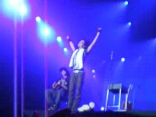 Monaco- Présentation des garçons & Bill ramasse ma Peluche